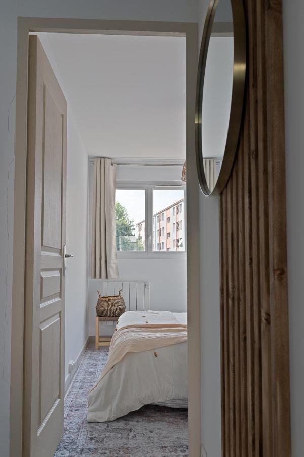 Appartement Spacieux 1 Chambre Parking Gratuit Valence  Esterno foto
